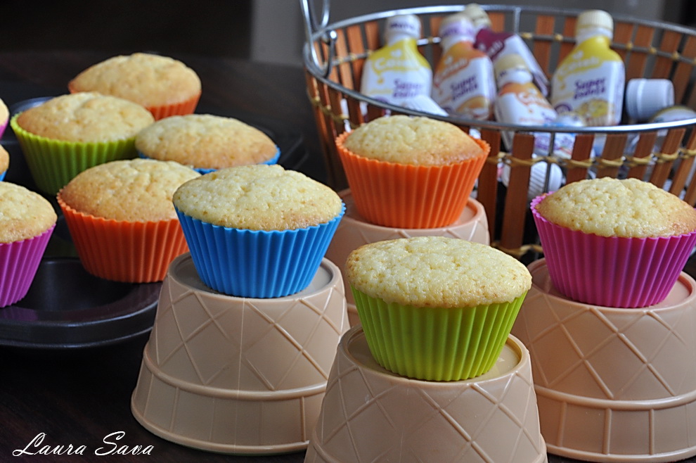 cupcakes-cu-lamaie-si-iaurt_02