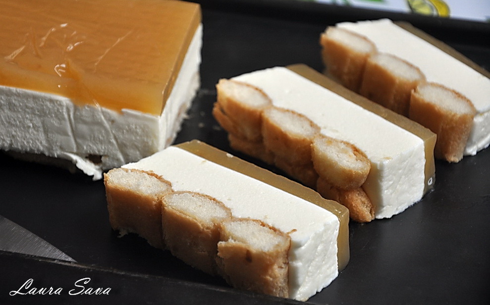 prajitura-fara-coacere-cu-jeleu-de-struguri